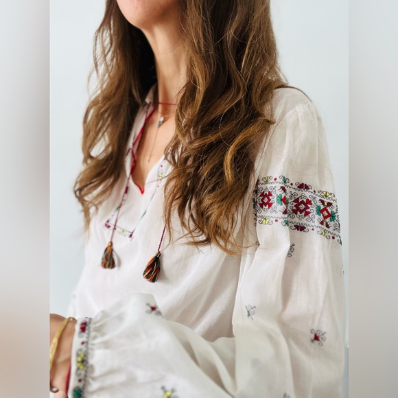 Vintage Hungarian Silk Blouse. - Picture 2 of 5